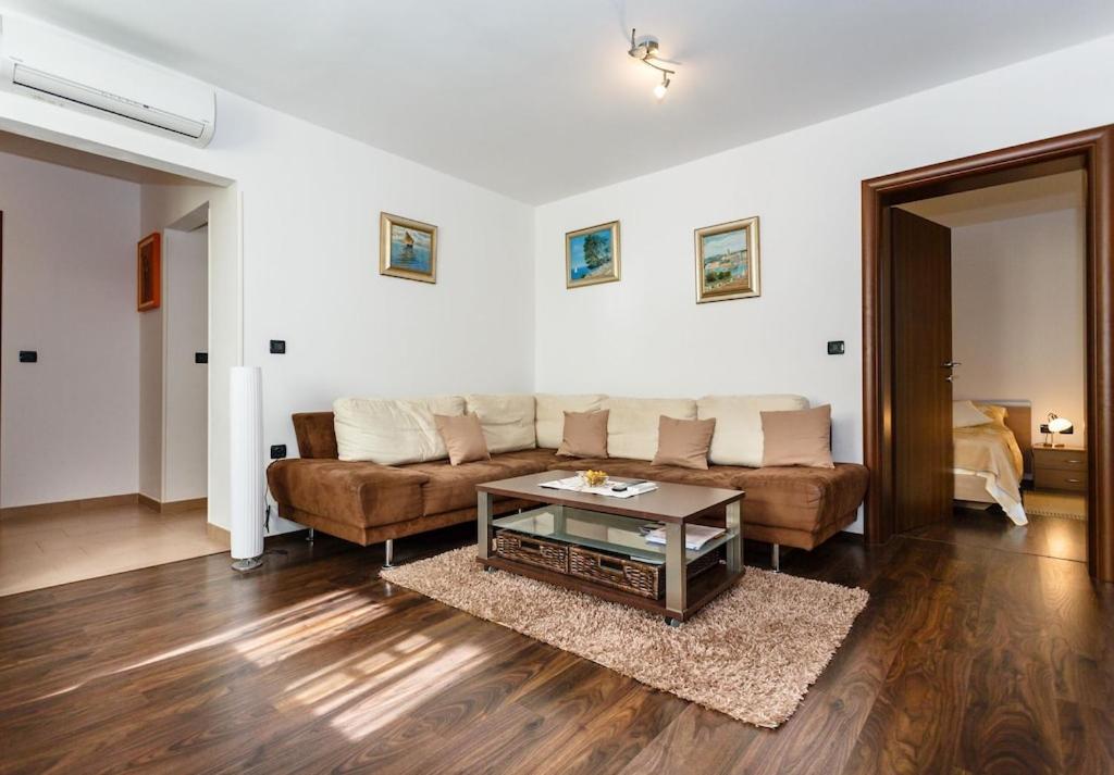 Premium Apartment Near Center And Beach With Parking Krk Town Εξωτερικό φωτογραφία