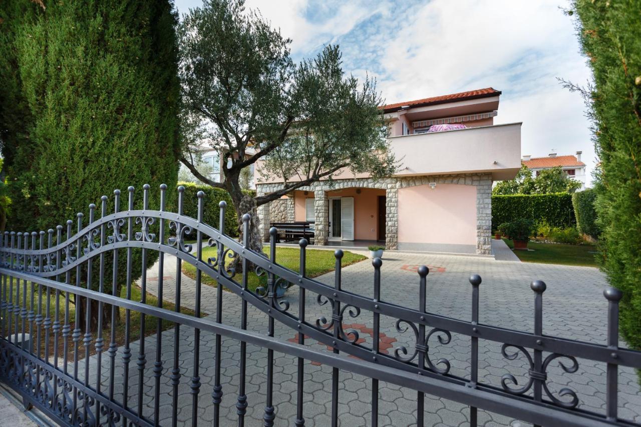Premium Apartment Near Center And Beach With Parking Krk Town Εξωτερικό φωτογραφία