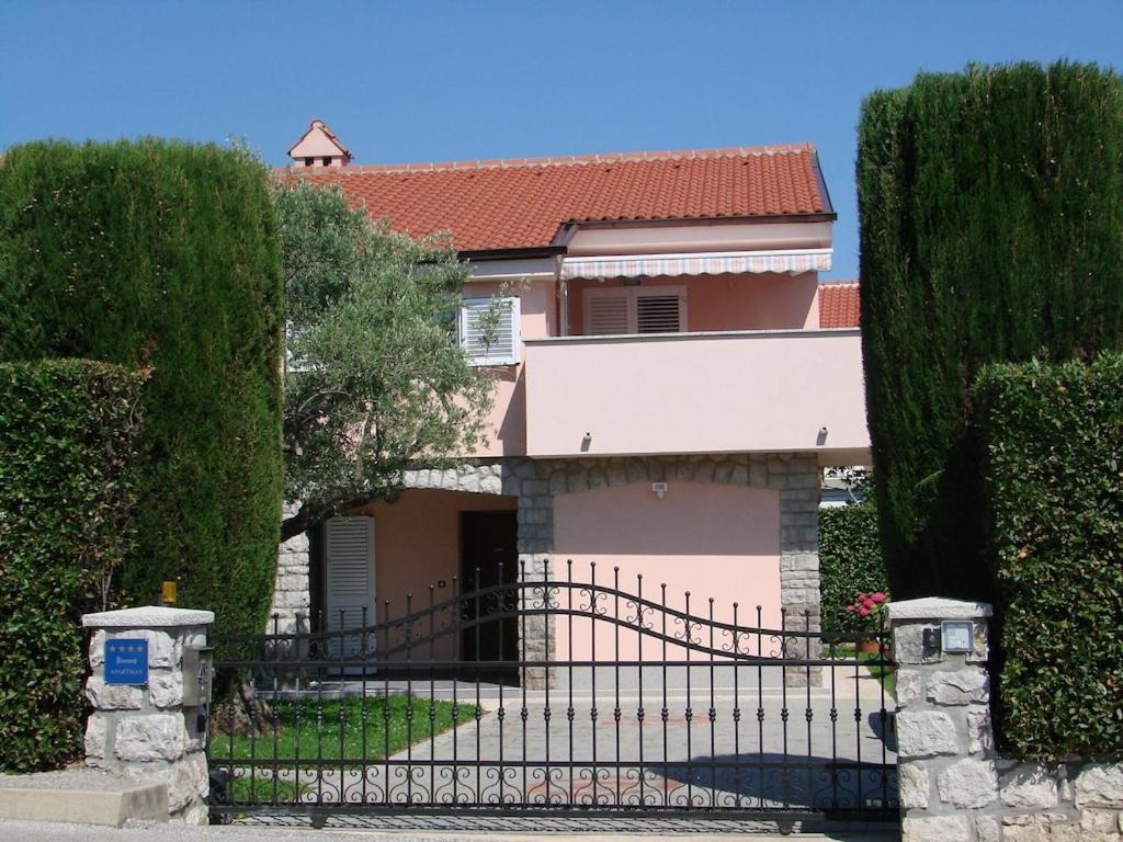 Premium Apartment Near Center And Beach With Parking Krk Town Εξωτερικό φωτογραφία