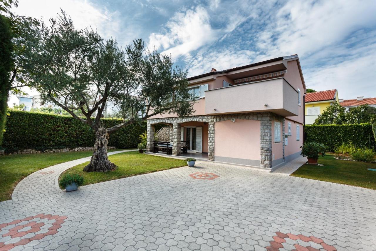 Premium Apartment Near Center And Beach With Parking Krk Town Εξωτερικό φωτογραφία