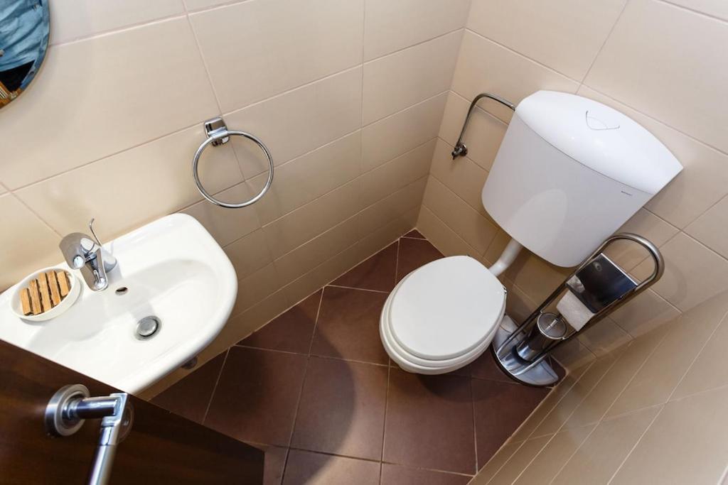 Premium Apartment Near Center And Beach With Parking Krk Town Εξωτερικό φωτογραφία